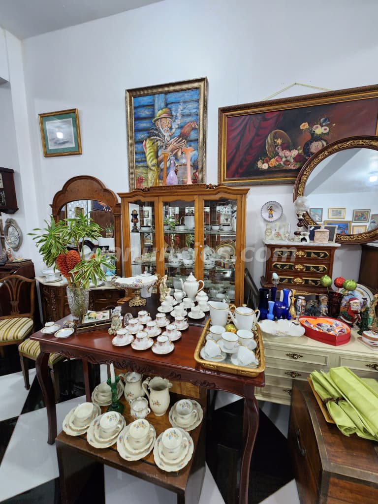 Antigüedades Roa, ventas de vitrinas en Gurabo, Santiago, Republica. Dominicana (Gurabo)