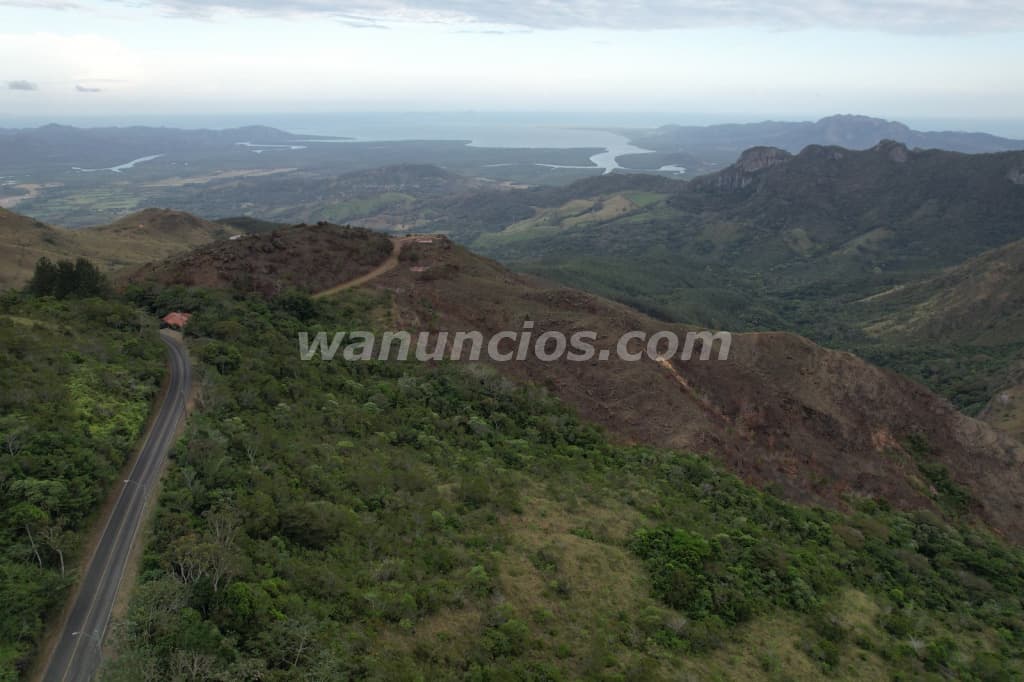 Trabajar en una Finca pequeña, trabajo general y vivir en el lugar.