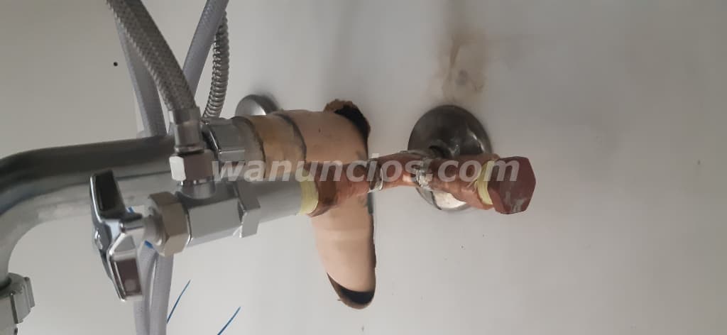 de lunes a domingo plomero flash 24 horas a su servicio norte de Quito (Pomasqui Calderón ponciano y 2