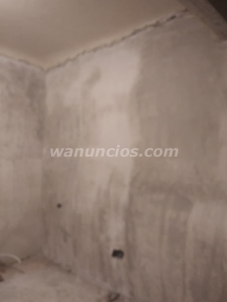 Yesero a mano alisados de aguaplast, enfoscados (Madrid)