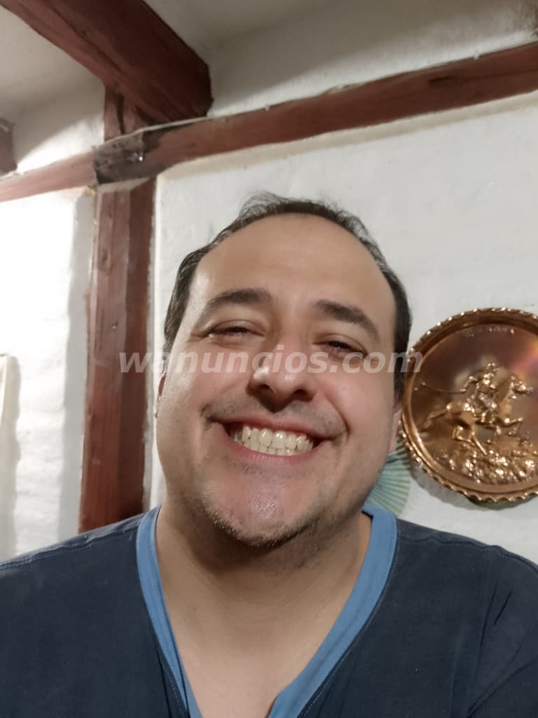 Profesor de matemáticas, ciencias, e inglés (Sangolquí)