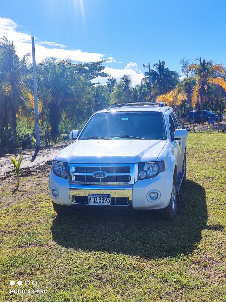 160.000 Lempiras - Ford Escape 2011 Limited, precio Lps. 160000 (Puerto Cortés) 2
