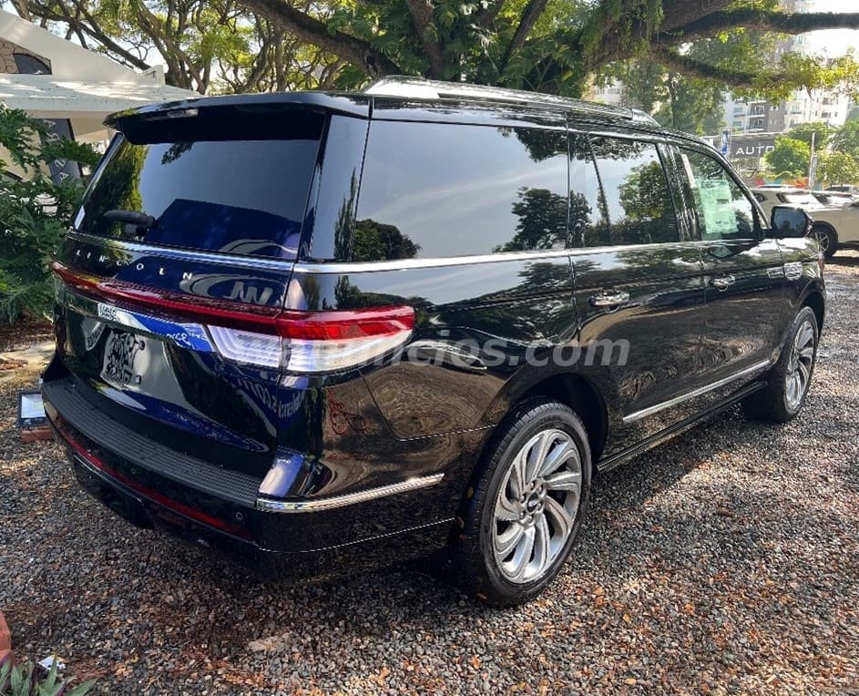 139.900 US$ - Lincoln Navigator Reserve II, la Jeepeta que define tu personalidad!! (Santiago) 4