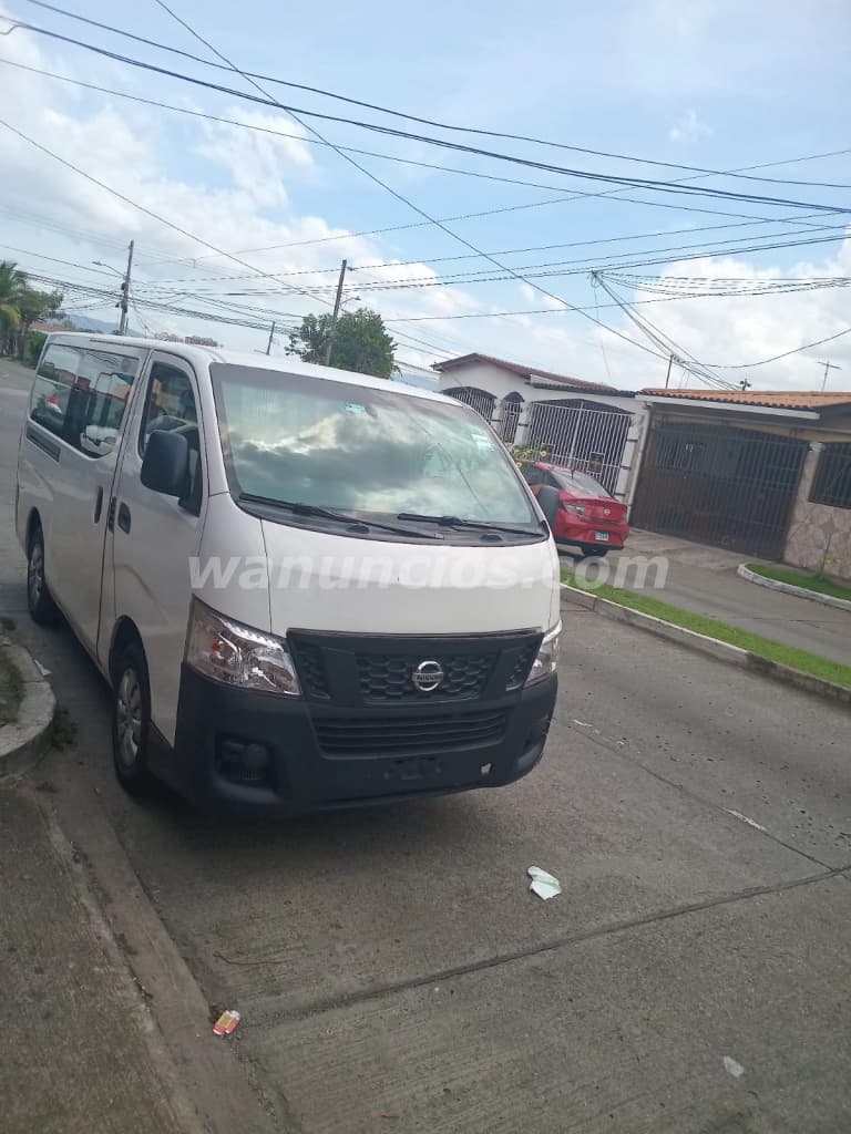 15.000 US$ - NISSAN URVAN 2017 MOTOR DIESEL SUPER EFICIENTE (DON BOSCO)