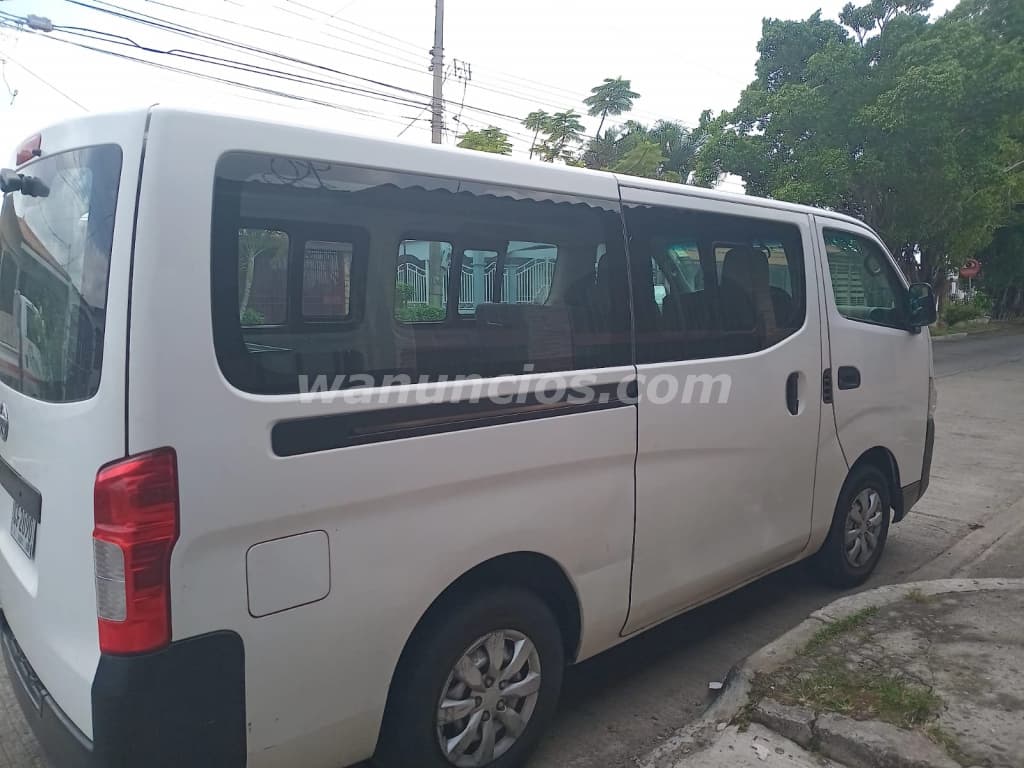 15.000 US$ - NISSAN URVAN 2017 MOTOR DIESEL SUPER EFICIENTE (DON BOSCO) 2