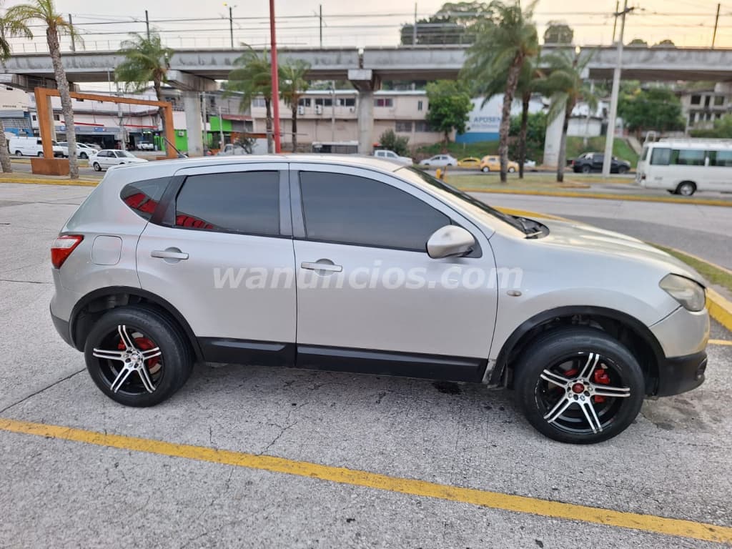 4.500 Balboas - vendo qashqai 2013 manual 4x2 $4500 lista para traspaso (El dorado) 2