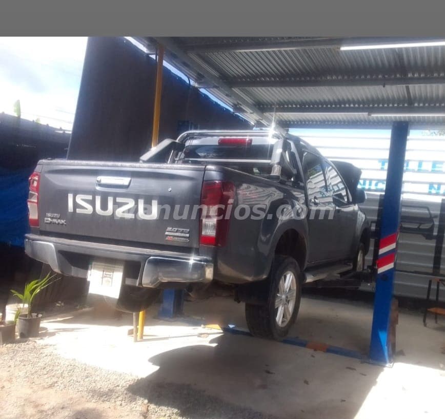 2.100 US$ - Venta de plataforma elevadora de autos uso en taller (La Chorrera)