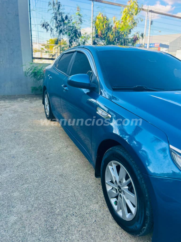 65.000 Pesos - Se vende Kia K5 en perfectas condiciones (Santiago) 2