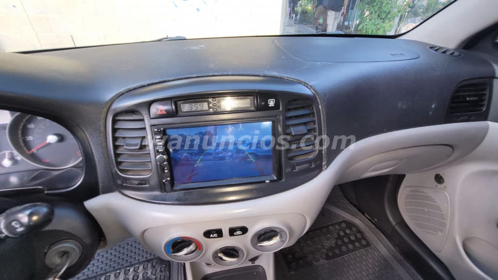 5.000 US$ - Hyundai Accent 2011 Automatico a toda prueba (Traspaso Directo) (Alta vista y Soyapango) 4
