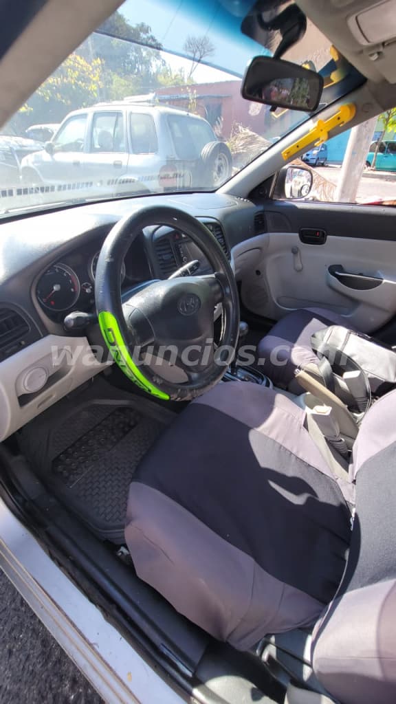 5.000 US$ - Hyundai Accent 2011 Automatico a toda prueba (Traspaso Directo) (Alta vista y Soyapango) 5