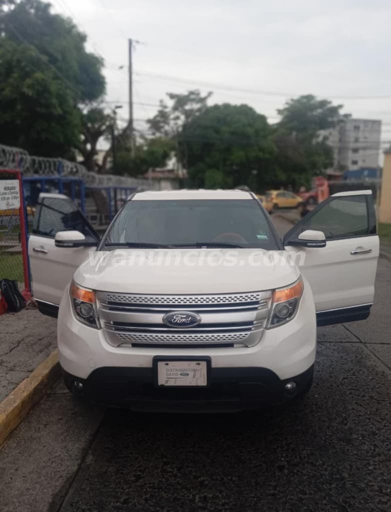 5.700 US$ - Venta de vehiculo en muy buen estado Ford Explorer 5