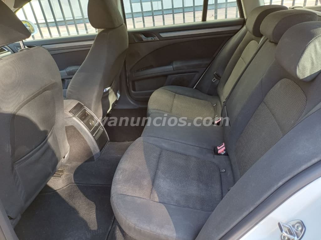 4.999 € - Skoda Superb 1.6 tdi familiar 2011 color blanco (Madrid) 5