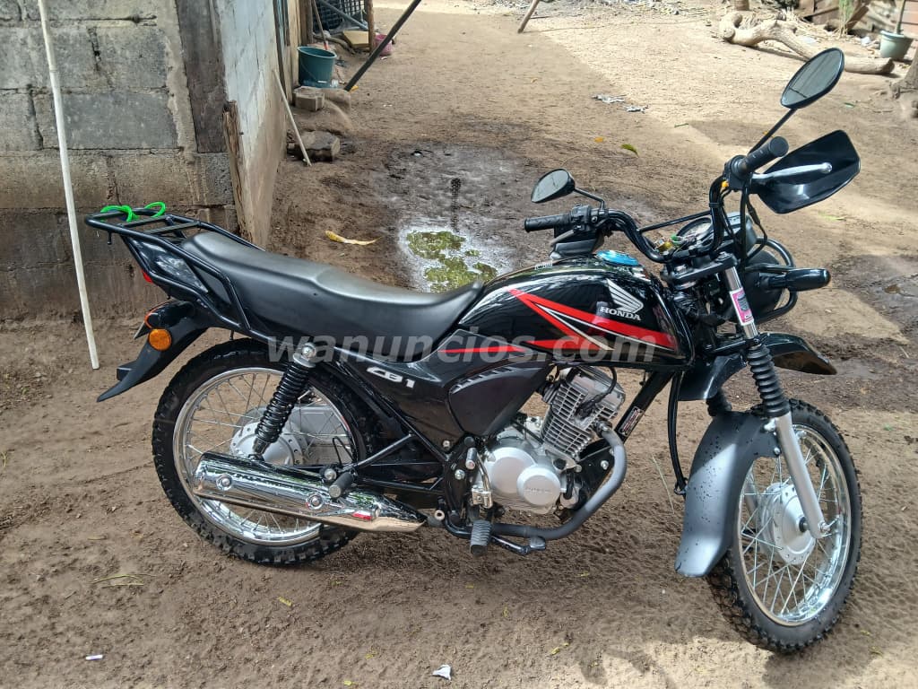 1.200 US$ - Se Vende Moto Honda CB1 125 a buen precio (UNAN-Managua)
