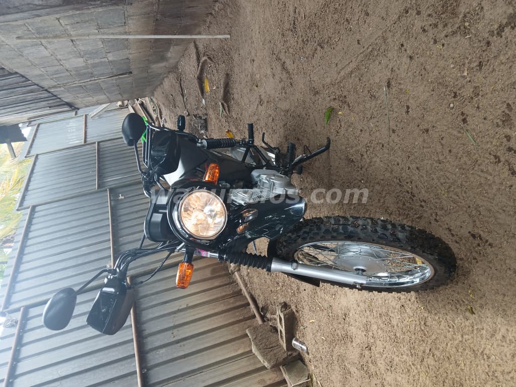1.200 US$ - Se Vende Moto Honda CB1 125 a buen precio (UNAN-Managua) 2