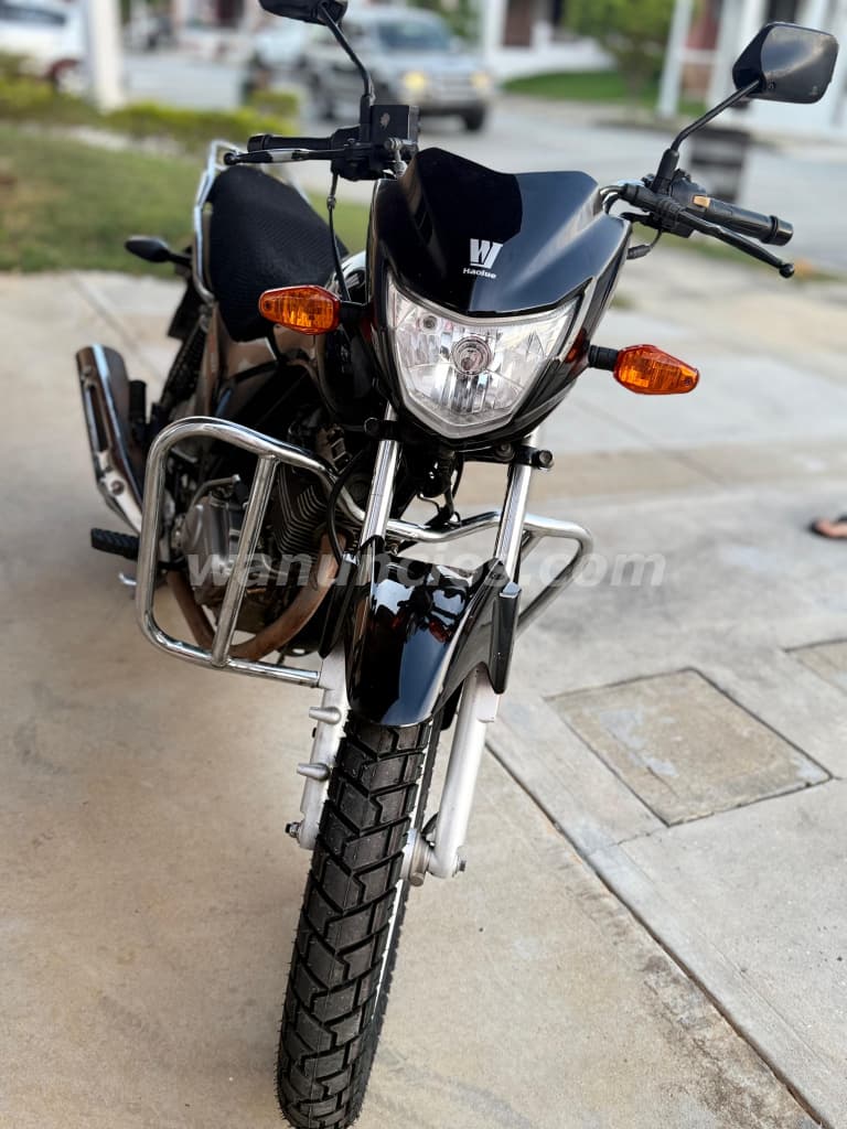 1.000 US$ - Se vende moto con papeles al dia en buen estado (La chorrera Panama oeste)