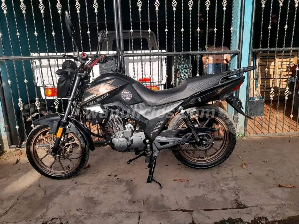 1.050 US$ - Vendo linda Génesis RK 125, año 2024 nítida en buen estado (Laureles sur) 2