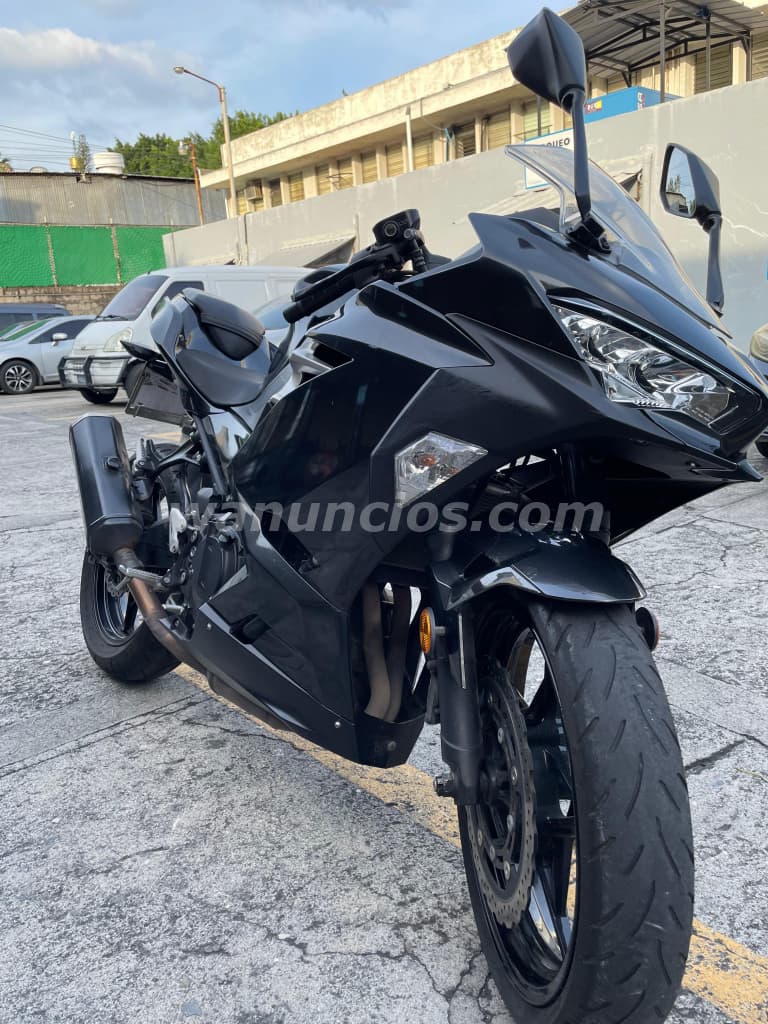 4.500 US$ - Kawasaki Ninja 400 2022 En excelente estado Lista para rodar (San Salvador) 2