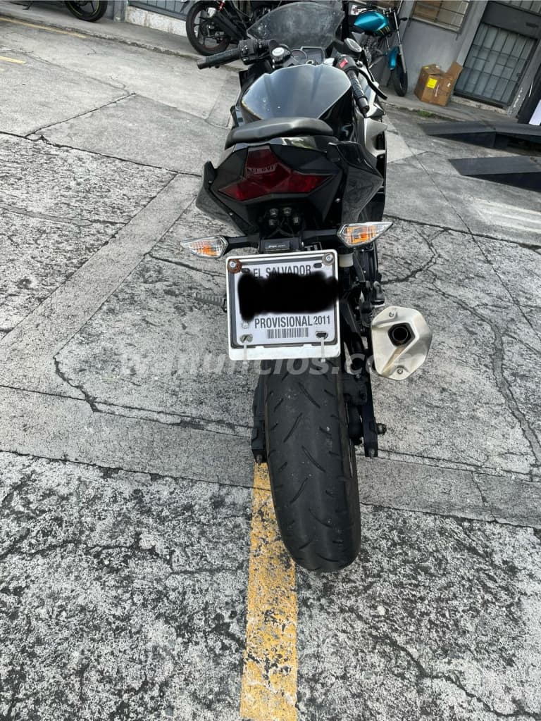 4.500 US$ - Kawasaki Ninja 400 2022 En excelente estado Lista para rodar (San Salvador) 4