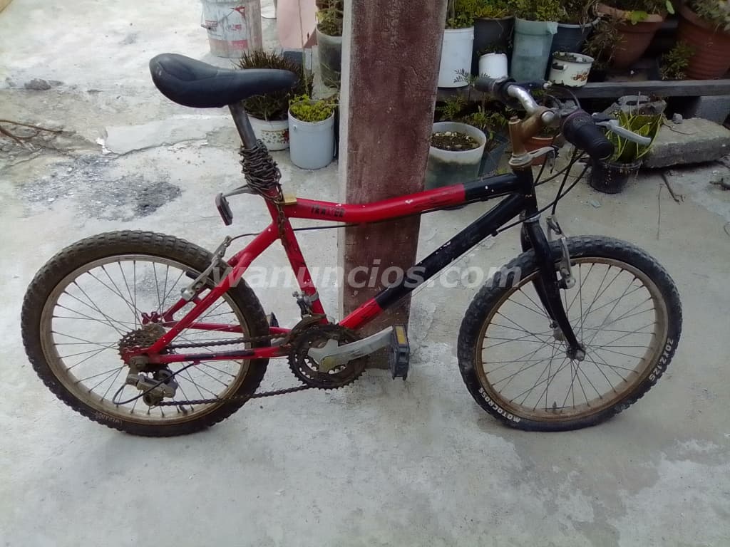 400 Quetzales - Bicicleta Montañesa Pequeña Color Rojo y Negro (Zona Siete)