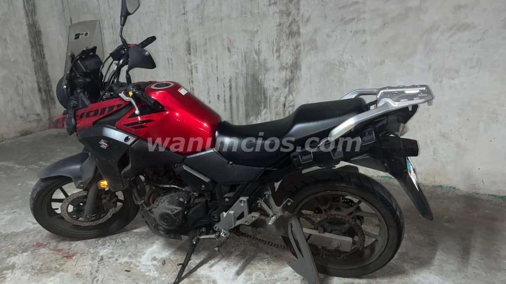 3.600 US$ - Vendo moto marca Suzuki modelo Vstrom 250 en la ciudad de Panamá (Avenida Ricardo J Alfa 2