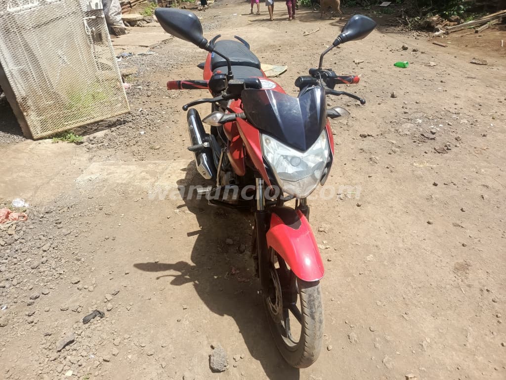 700 € - Vendo una moto pulsar ls 135 año 2017 con todo al 100 (Chinandega) 3