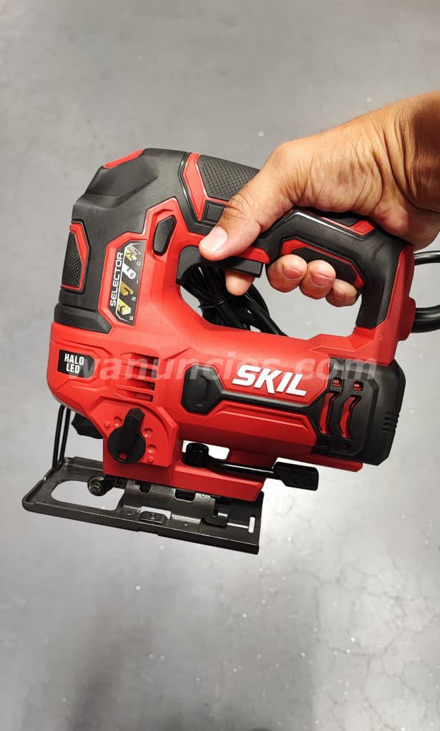 35 US$ - MODERNA SIERRA CALADORA MARCA SKIL nuevas de paquete (Vía España)