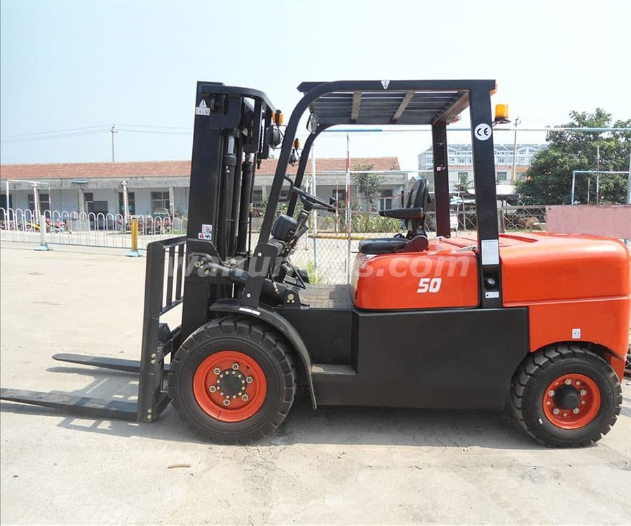 3.500 Pesos - CUBIERTA MACIZA 600 X 9 SFM para AUTOELEVADORES 3