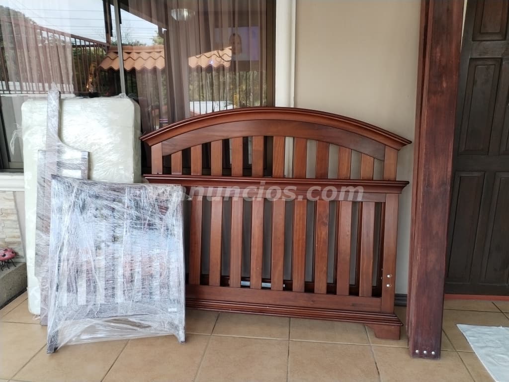 85.000 Colones - Cuna Grande 4 en 1 usada cama matrimonial (Grecia) 2