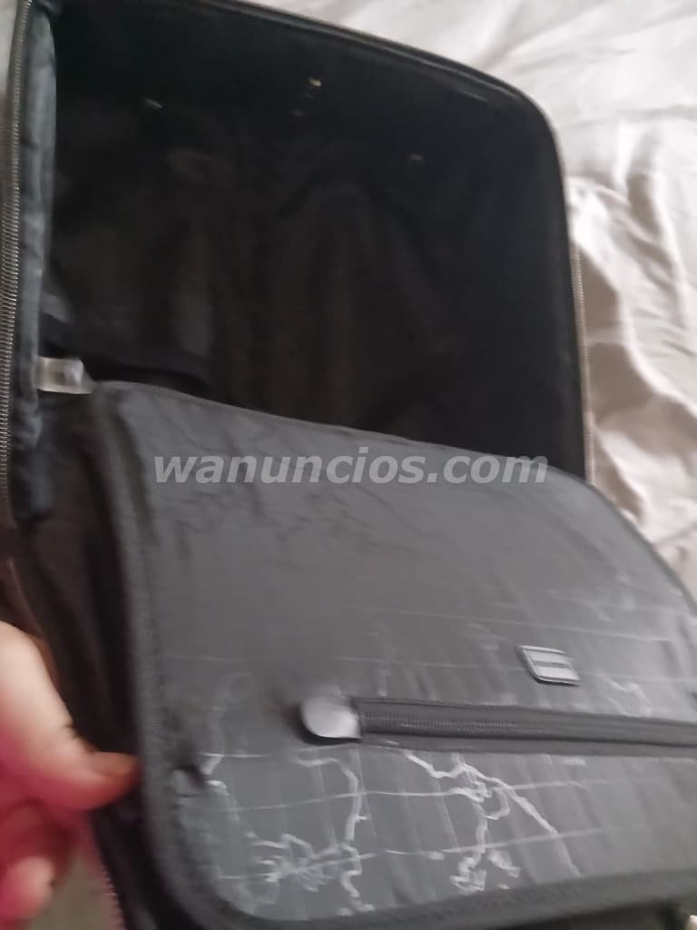 90 US$ - Vendo maleta tipo de cabina en color negro 3