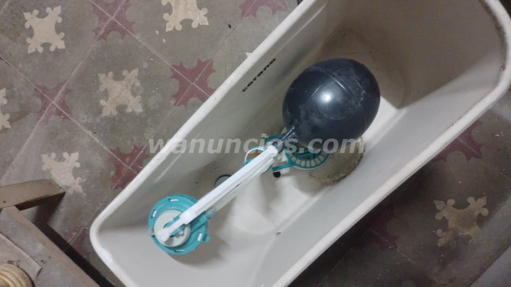 60 US$ - Juego de baño corona NUEVO 60 usd o al cambio
