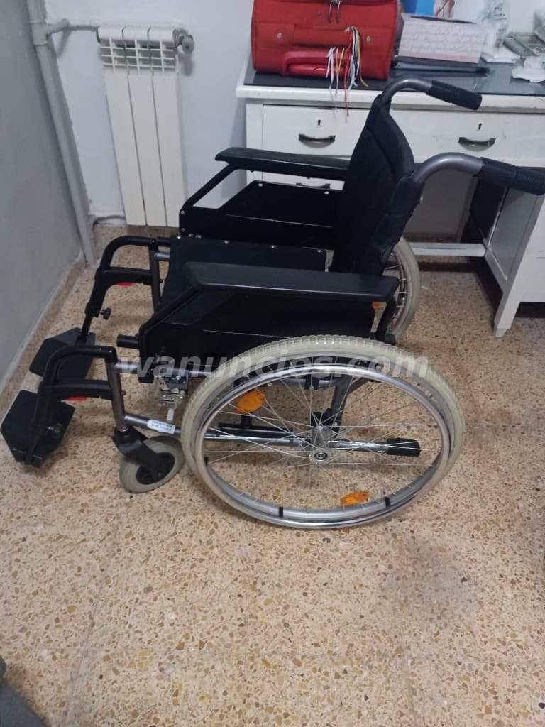 70 € - Vendo silla ruedas plegable seminueva buen estado (Cornellá de Llobregat) 2