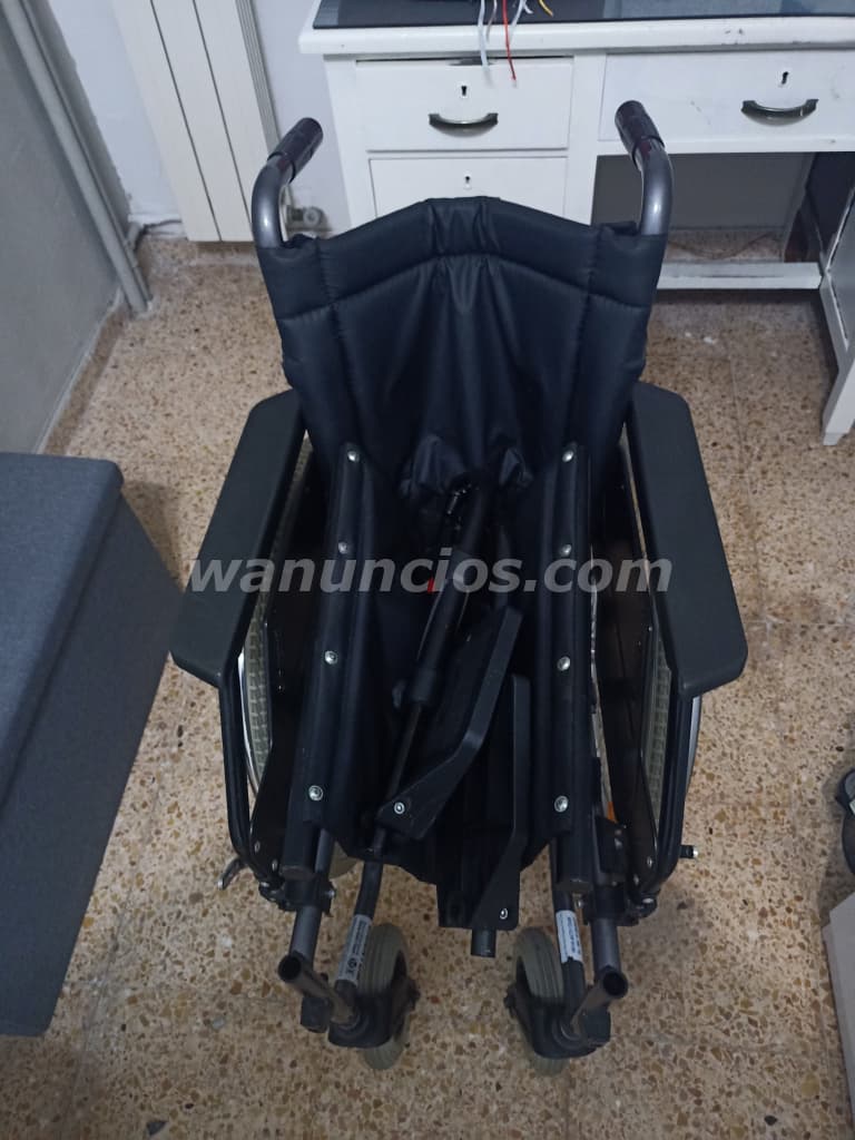 70 € - Vendo silla ruedas plegable seminueva buen estado (Cornellá de Llobregat) 4