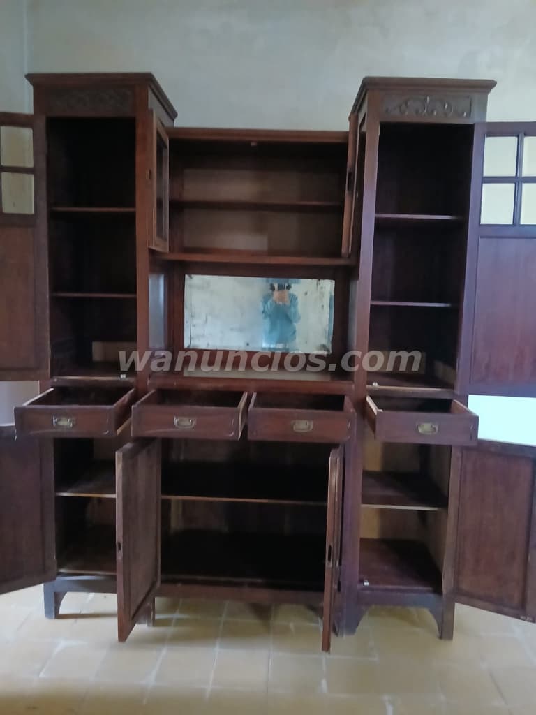 20.000 Pesos - Mueble Antiguo de buena madera: Ideal para comedor o cocina amplia (Durazno) 2