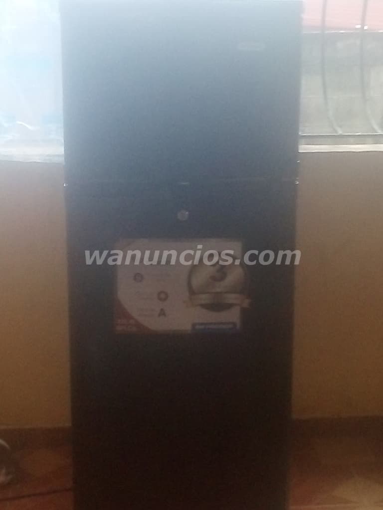 75 Balboas - se vende refrigeradora a 75 dola de la marca premier con escarcha (Hato montaña nvo arr