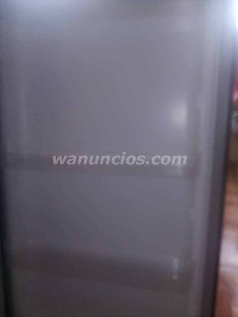 75 Balboas - se vende refrigeradora a 75 dola de la marca premier con escarcha (Hato montaña nvo arr 3