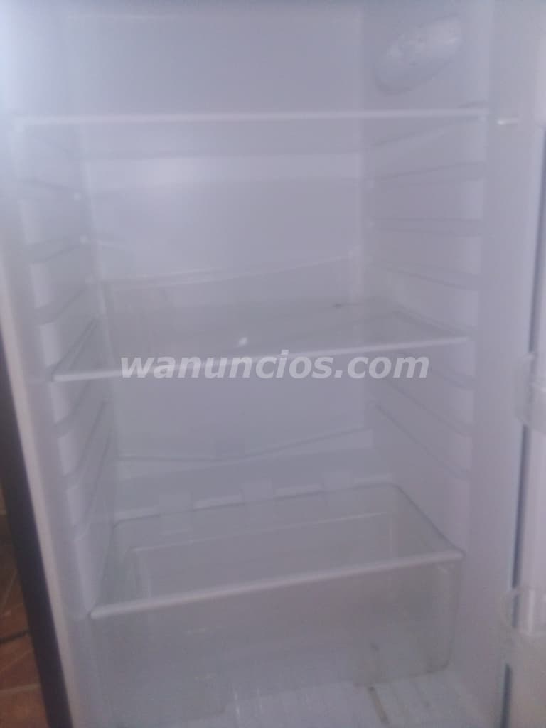 75 Balboas - se vende refrigeradora a 75 dola de la marca premier con escarcha (Hato montaña nvo arr 4