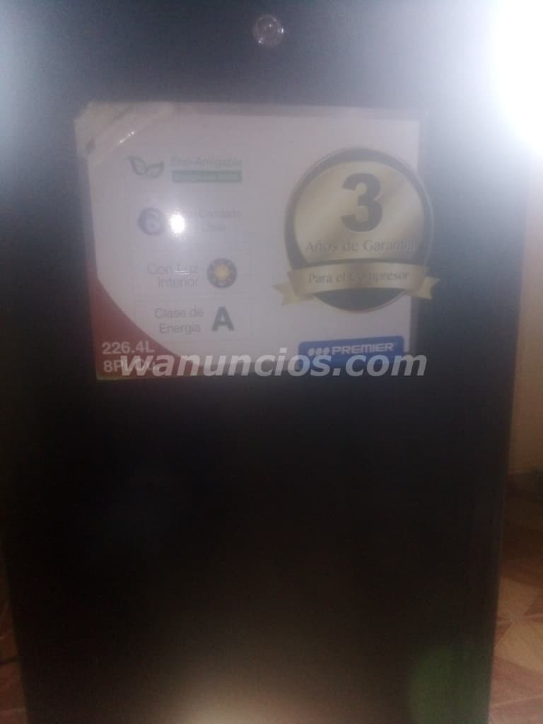 75 Balboas - se vende refrigeradora a 75 dola de la marca premier con escarcha (Hato montaña nvo arr 5