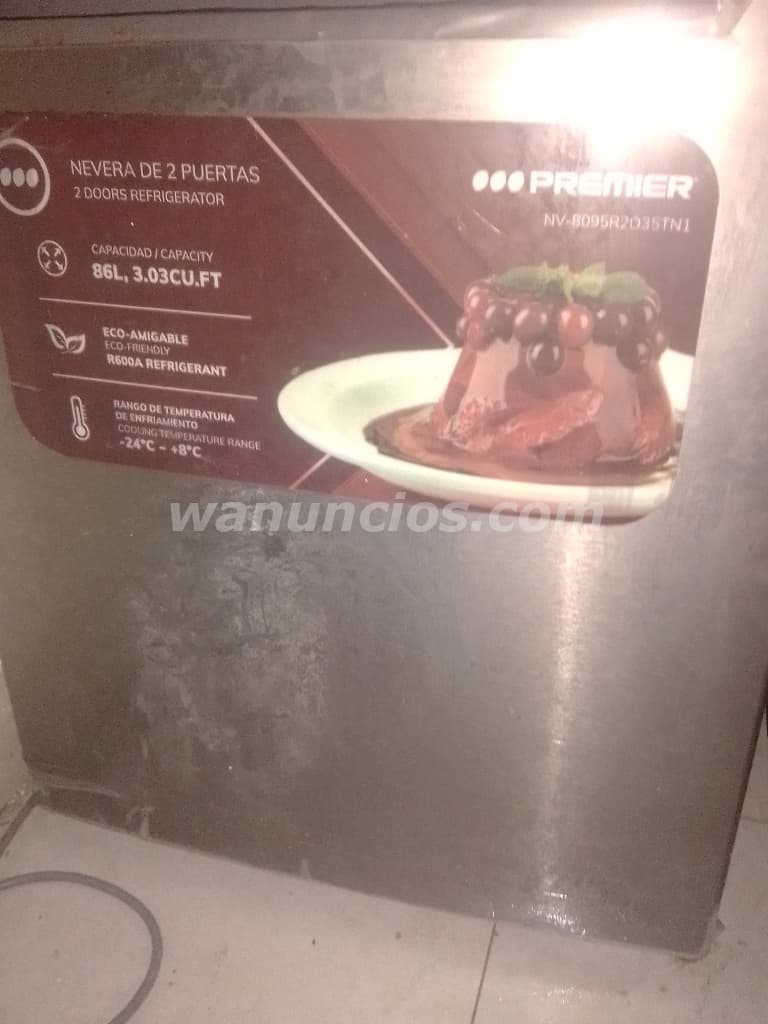 55 US$ - Nevera marca premier color gris de dos puertas (Panama)