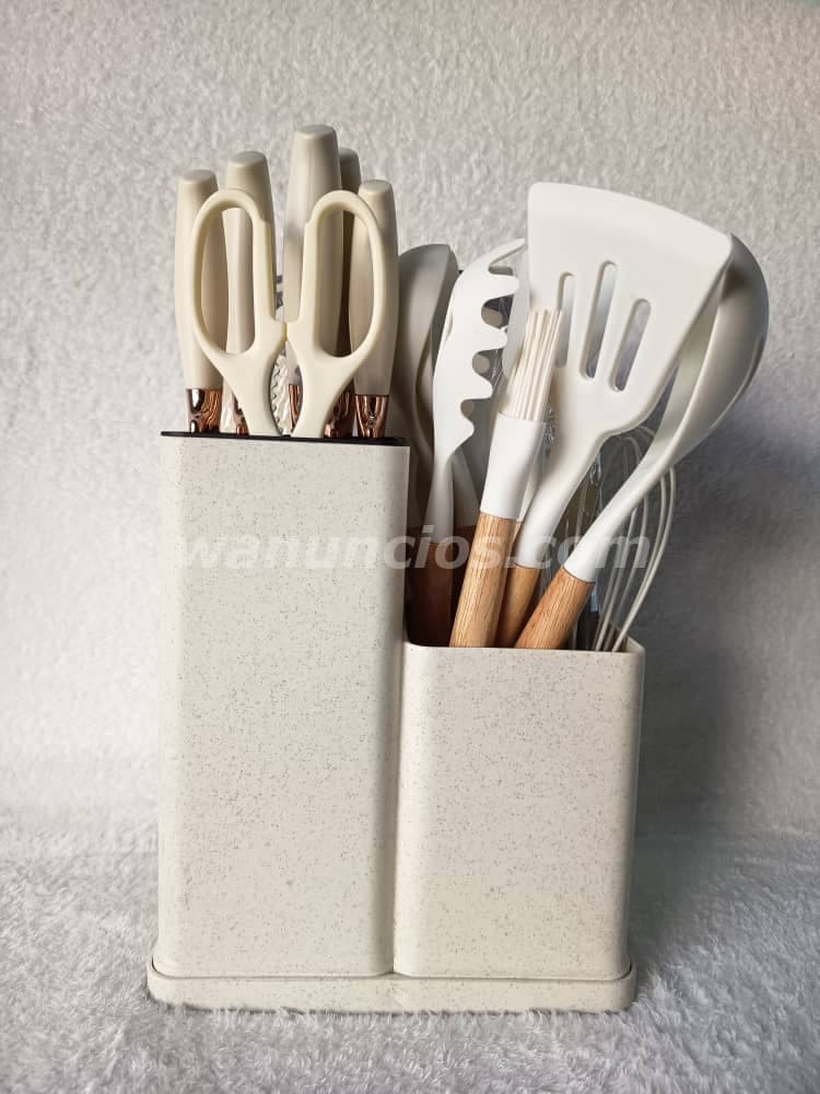 30 US$ - Set de silicona para cocina con diseño moderno y materiales resistentes. (Nuevo Vedado)
