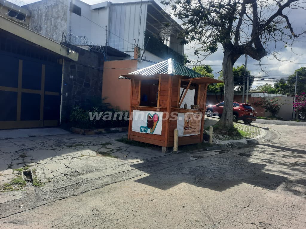 1.500 US$ - Se Vende Kiosko de madera resistente con ventana y puerta. (San salvador) 2