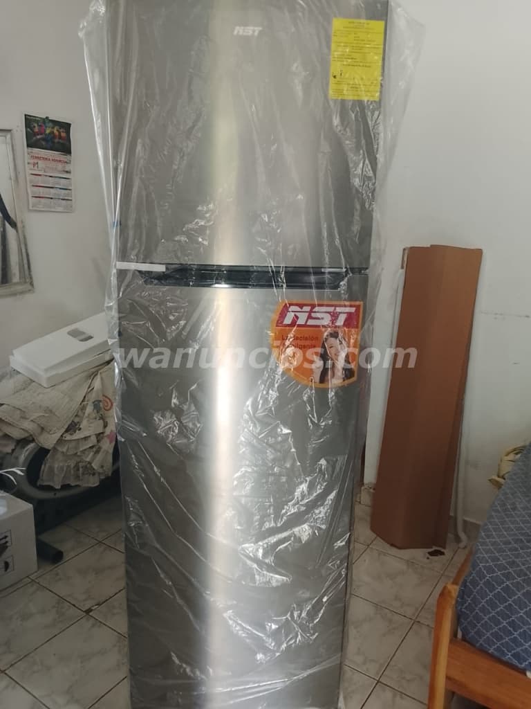 vendo nevera nuevecita de paquete color gris $ 1.75 negocible chat 68706816 (Santiagos de veraguas l 2