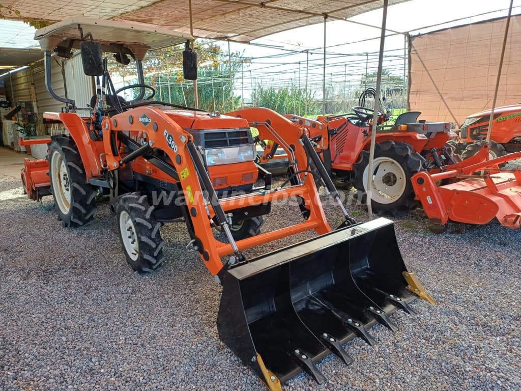 Venta de tractores agrícolas marca Kubota de 2 mano. 4