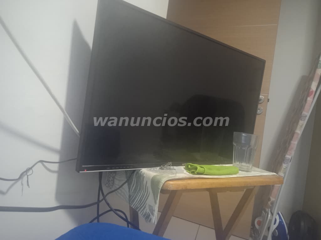 150 € - Se vende televisión Hitachi con entrada a cable tv