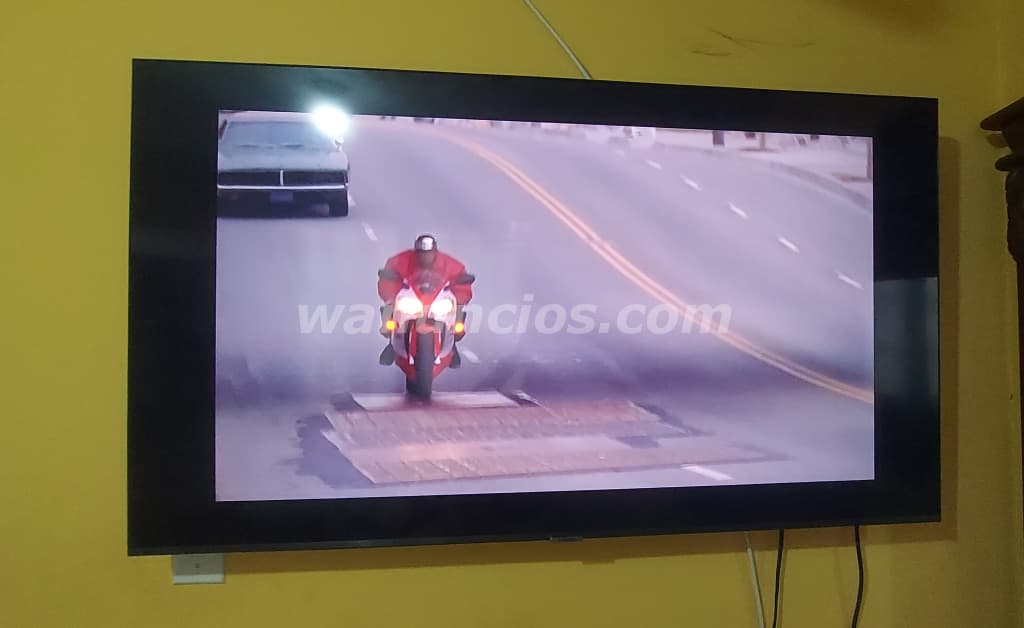 300 US$ - TV Samsung 4k 50" + Barra de sonido Sony 400W (Panama este) 2