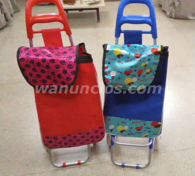 6.000 Pesos - "Carritos de compras plegables con diseños coloridos y prácticos para el hogar"