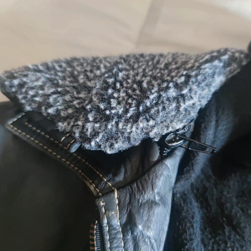 4.000 Pesos - Vendo chaqueta marca Diesel de cuero ideal para moto (Bellavista) 5
