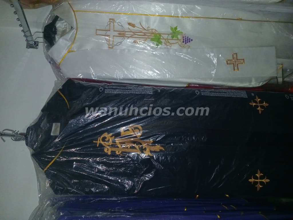 300 US$ - Se hace ropa liturgica y todo lo relacionado a los padres (San salvador)