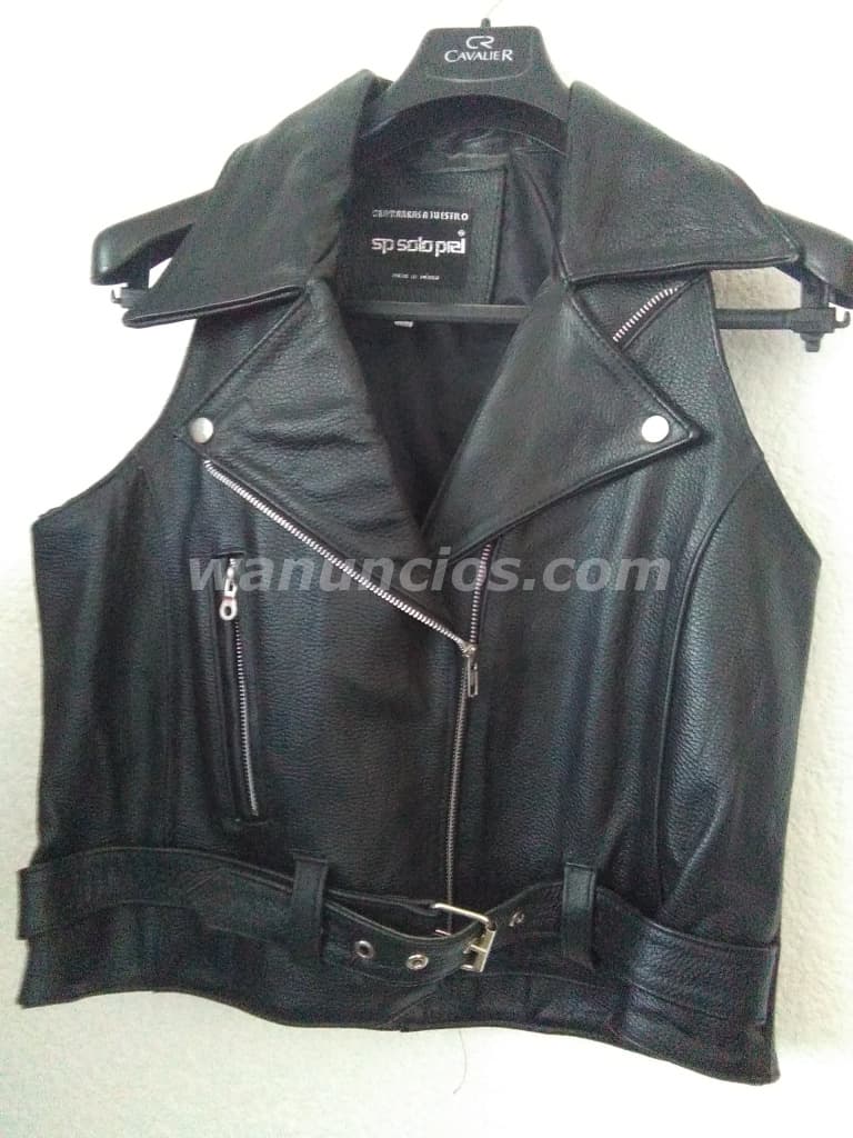 2.400 Pesos - Vendo chaleco para dama de piel talla mediana tipo motociclista (Cuernavaca)