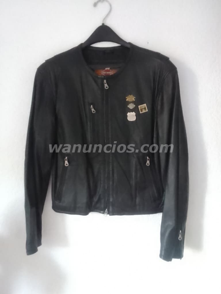 5.000 Pesos - Chamarra de piel para Dama color negro Harley Davidson talla 32 seminueva (Cuernavaca)