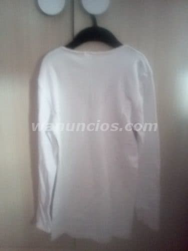 3 € - Vendo una excelente camiseta a estrenar se podría ver 3